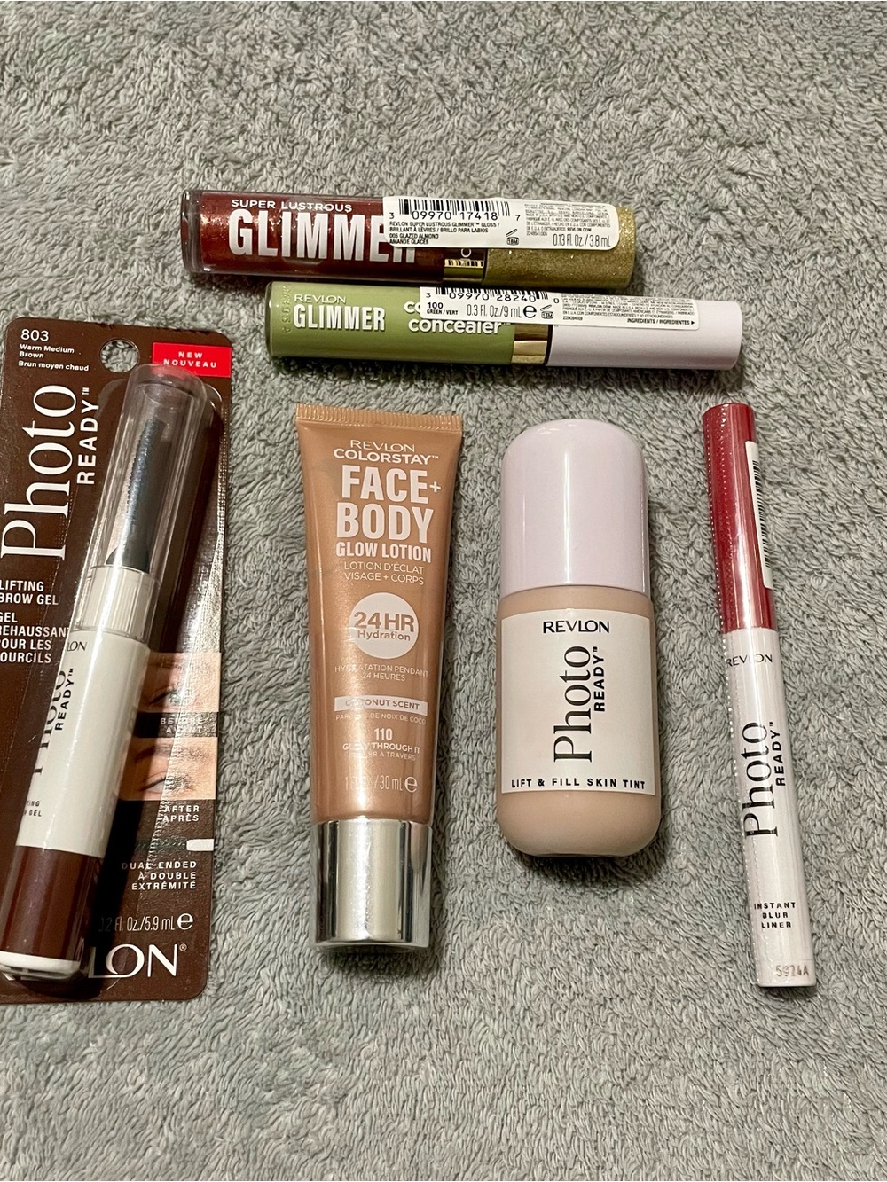 Revlon Makeup Set in Pink, Gold, Green, Neutral Tones